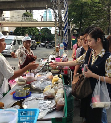 BREAKFAST from FOOD STAND !