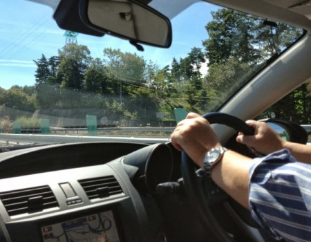 父とドライブ Driving with my dad to Grandma’s place