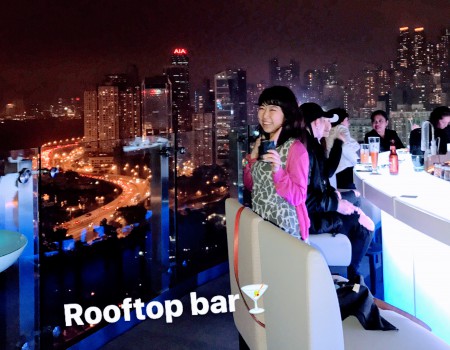 Rooftop Bar in Hong Kong　100万ドルの夜景を屋上で見ながら一杯。