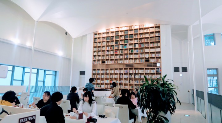 レトロな北菓楼 札幌本館でソフトクリーム Ice Cream in old library Sapporo