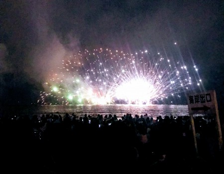 鎌倉花火にいってきた　Fireworks by the Kamakura beach