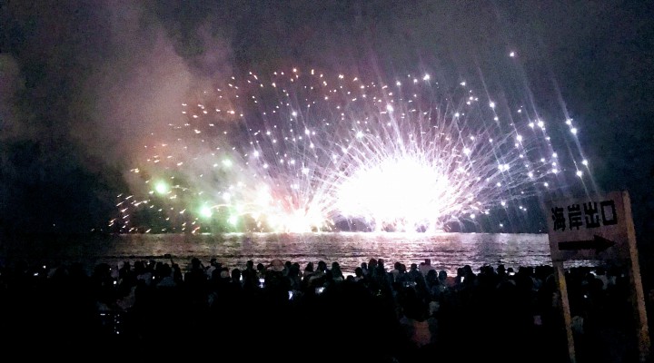 鎌倉花火にいってきた　Fireworks by the Kamakura beach