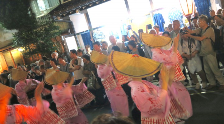 富山:顔を隠してしっとりと..おわら風の盆祭り　Traditional festival”Kaze no Bon” , Toyama Japan