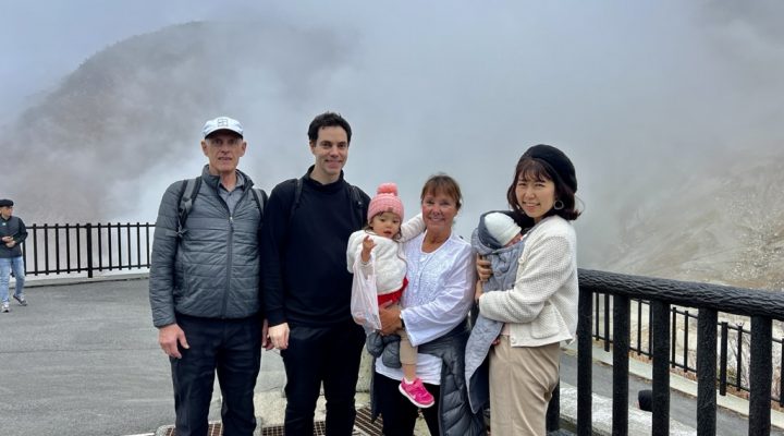 インバウンドで混雑する箱根 乗り物プラン〜来日した義父母と2歳0歳連れてベビーカー乗入れ Hakone active plan with a baby stroller